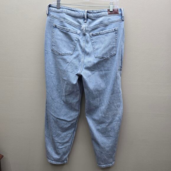 Hollister NWT Denim Ultra High-Rise Mom Jeans Stretch Blue 13R Classic 31x27 - Picture 2 of 7